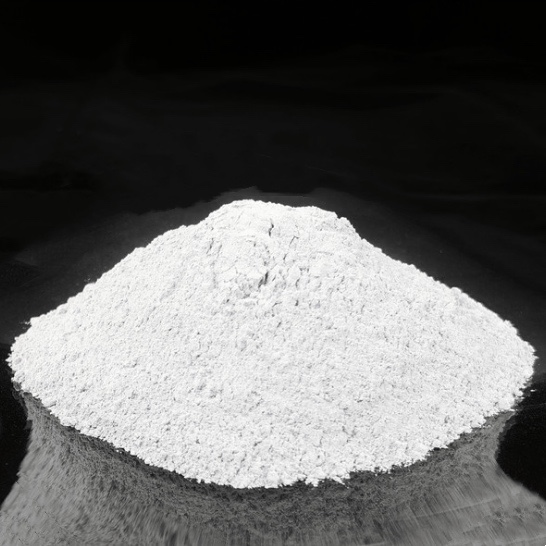 Low-sodium tabular alumina